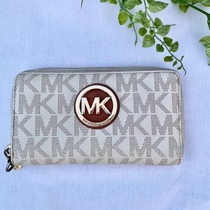 Michael Kors Wallet Authentic Cream Tan Fold